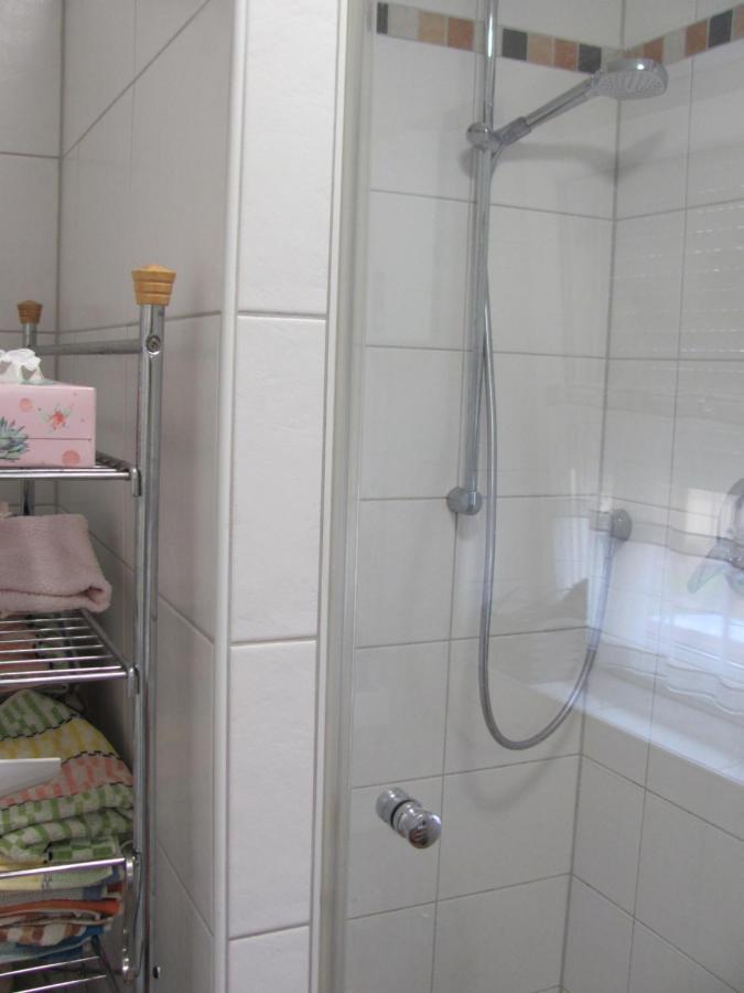 #1Gemuetliches Ruhiges Sonniges Balkonzimmer Mit Gemeinschaftsbad W-Lan Airport Nah Late Night Check In Haus Nr 9,5 Trunkelsberg Kültér fotó